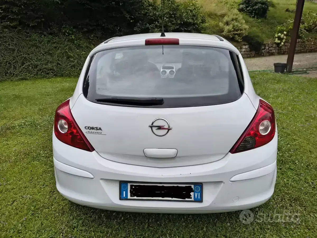 Usata Opel Corsa Club 80 CV (58 kW) 2009 Bianco Utilitaria
