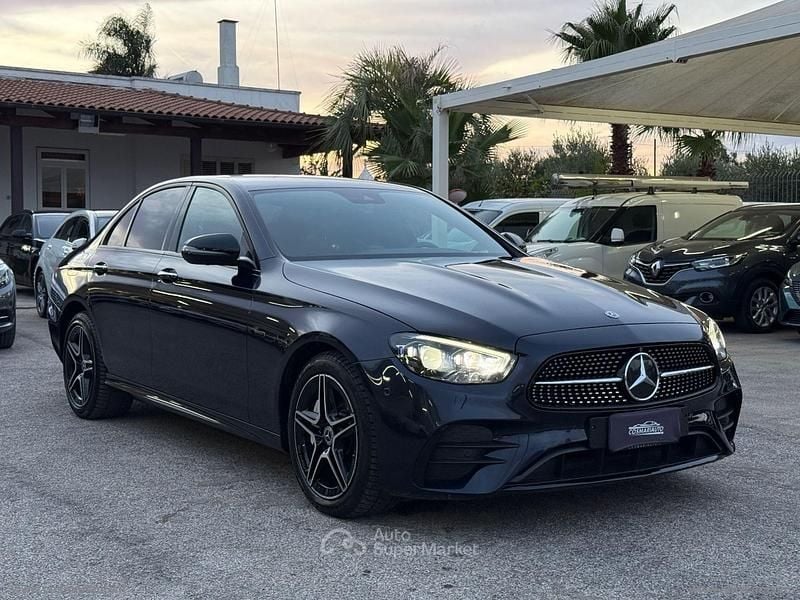 Blu Usata 2020 Mercedes E300 Premium Plus Tre volumi | 28.900 € (Ottimo prezzo) - Immagine 1/4