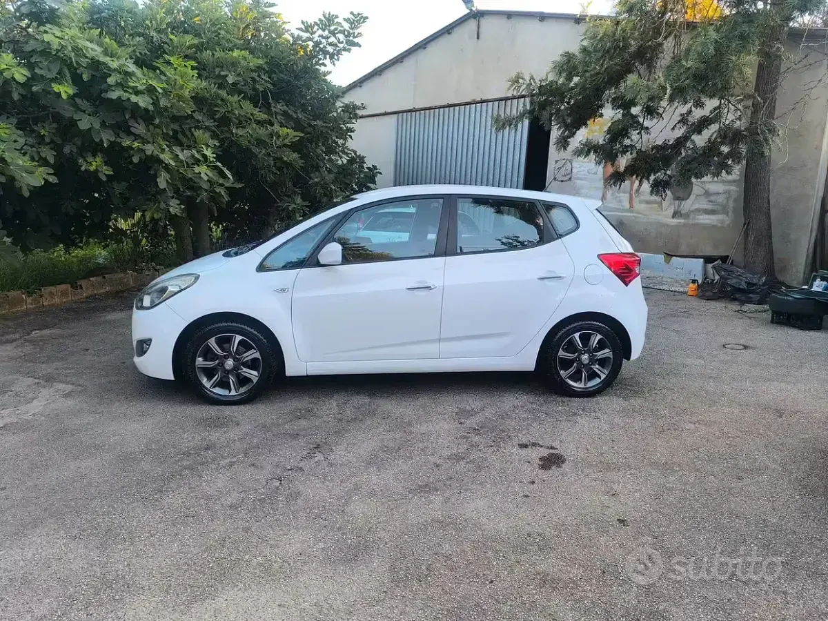 Usata Hyundai ix20 Xpossible 90 CV (66 kW) 2015 Bianco Utilitaria