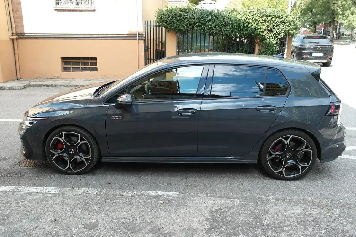 Usata VW Golf VIII GTI 265 CV (194 kW) 2024 Nero Berlina