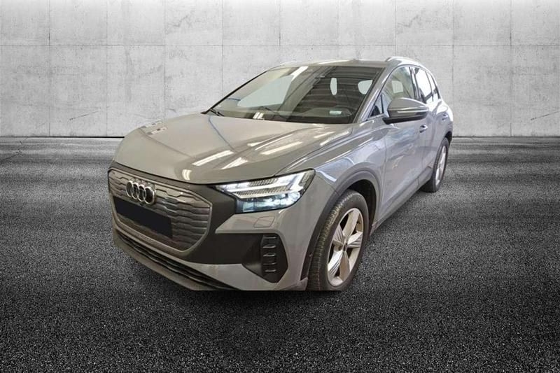 Usata Audi Q4 e-tron Comfort 69 kW (95 CV) 2023 Grigio metallizzato SUV