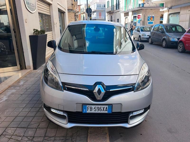 Usata Renault Scénic III LIMITED 110 CV (80 kW) 2016 Argento Monovolume