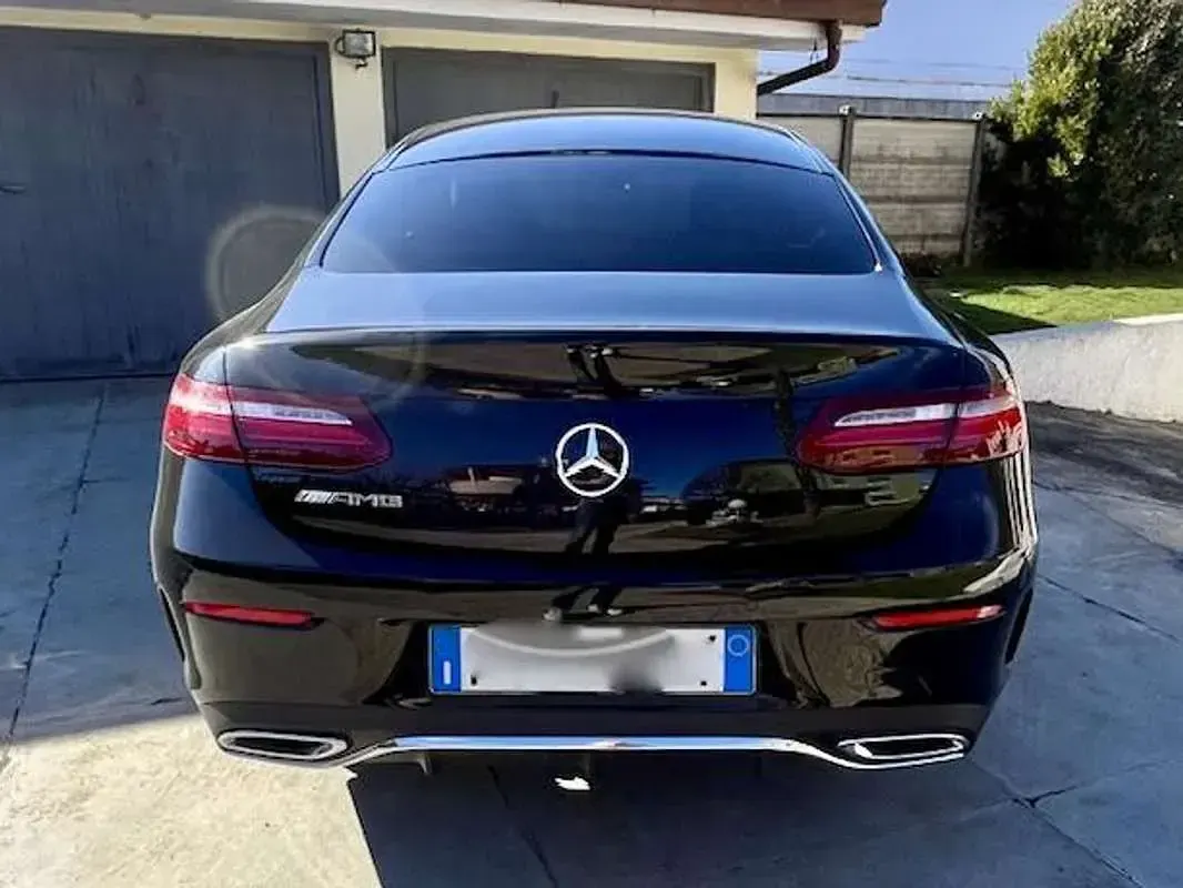 Usata Mercedes E220 AMG line 194 CV (142 kW) 2018 Nero Coupé