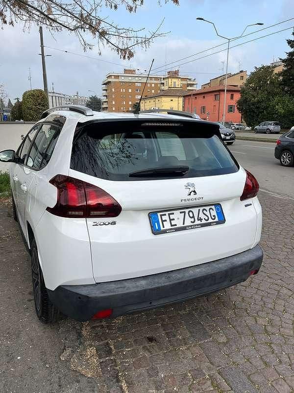 Usata Peugeot 2008 Active 82 CV (60 kW) 2016 Bianco SUV