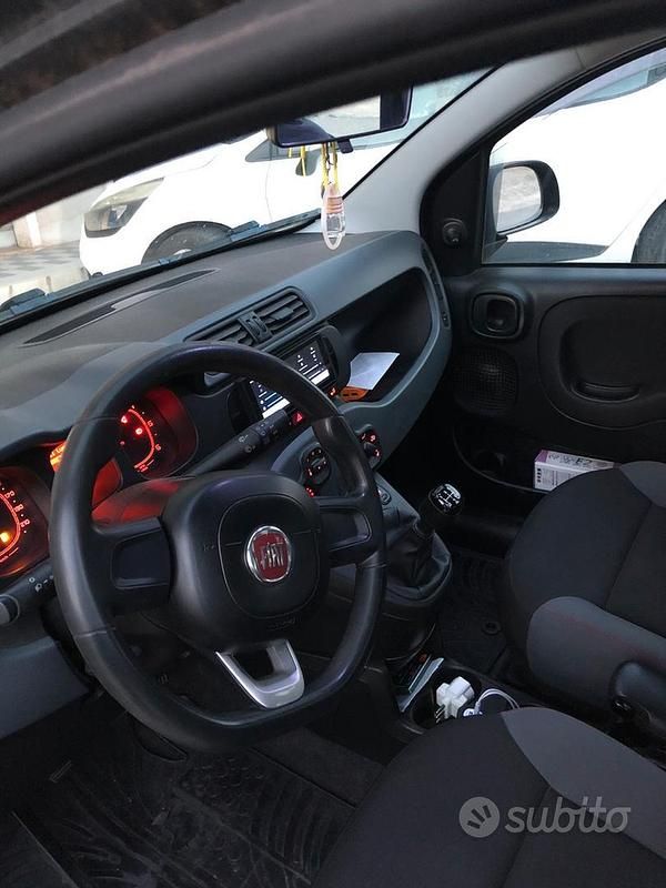 Usata Fiat Panda 95 CV (69 kW) 2017 Grigio Utilitaria