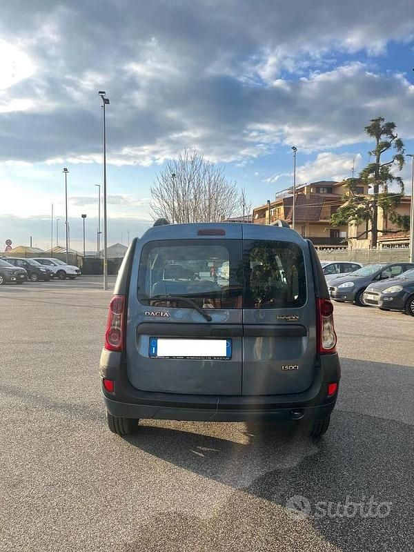 Usata Dacia Logan MCV Lauréate 85 CV (62 kW) 2008 Grigio Station wagon