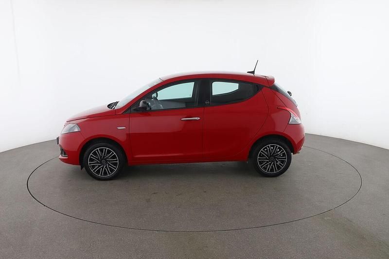 Usata Lancia Ypsilon Gold 70 CV (51 kW) 2021 Rosso Utilitaria