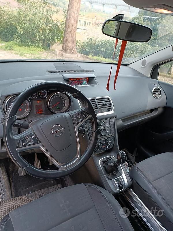 Usata Opel Meriva 2010 Grigio Monovolume