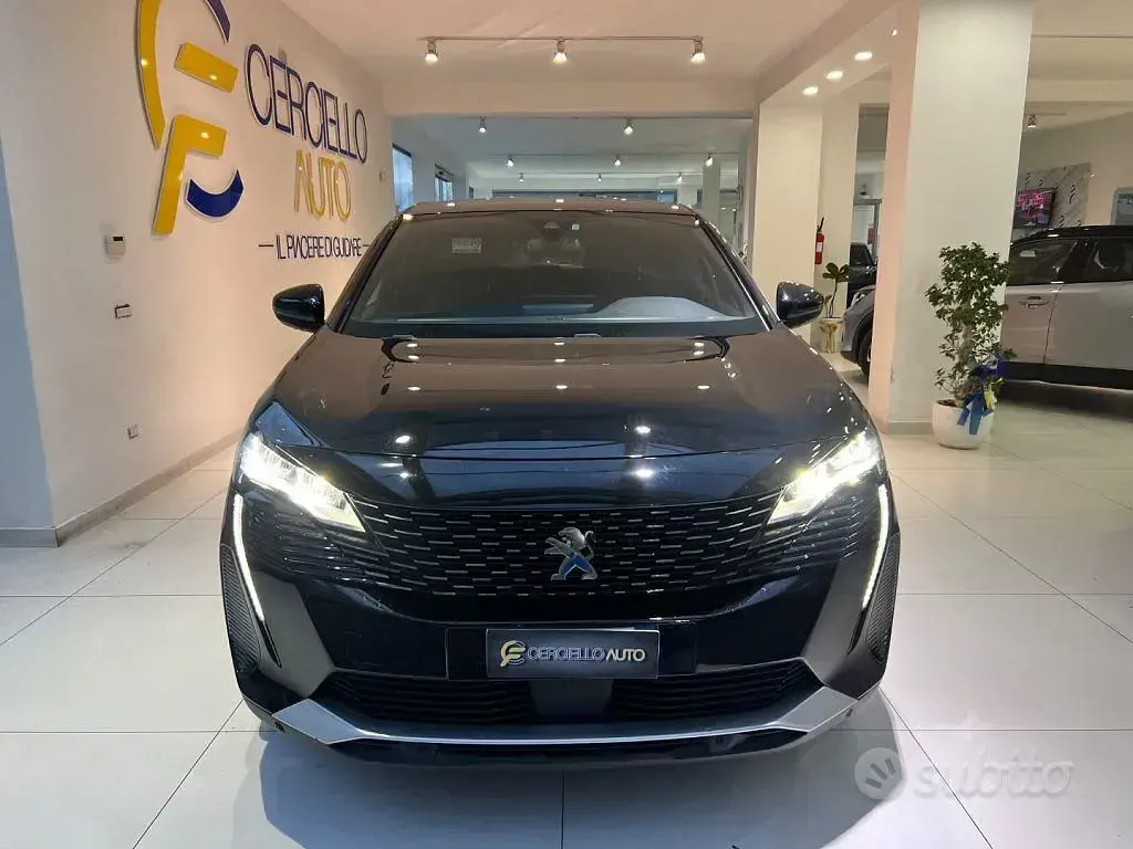 Usata Peugeot 3008 Allure 131 CV (96 kW) 2023 Nero metallizzato SUV