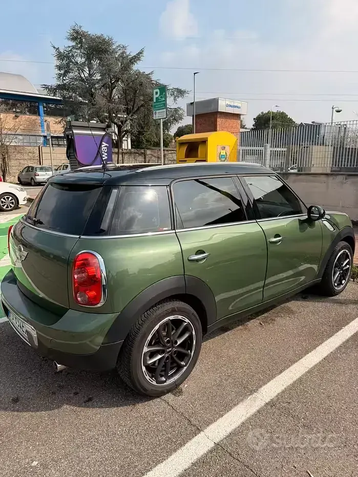 Usata Mini Countryman 111 CV (81 kW) 2016 Verde SUV