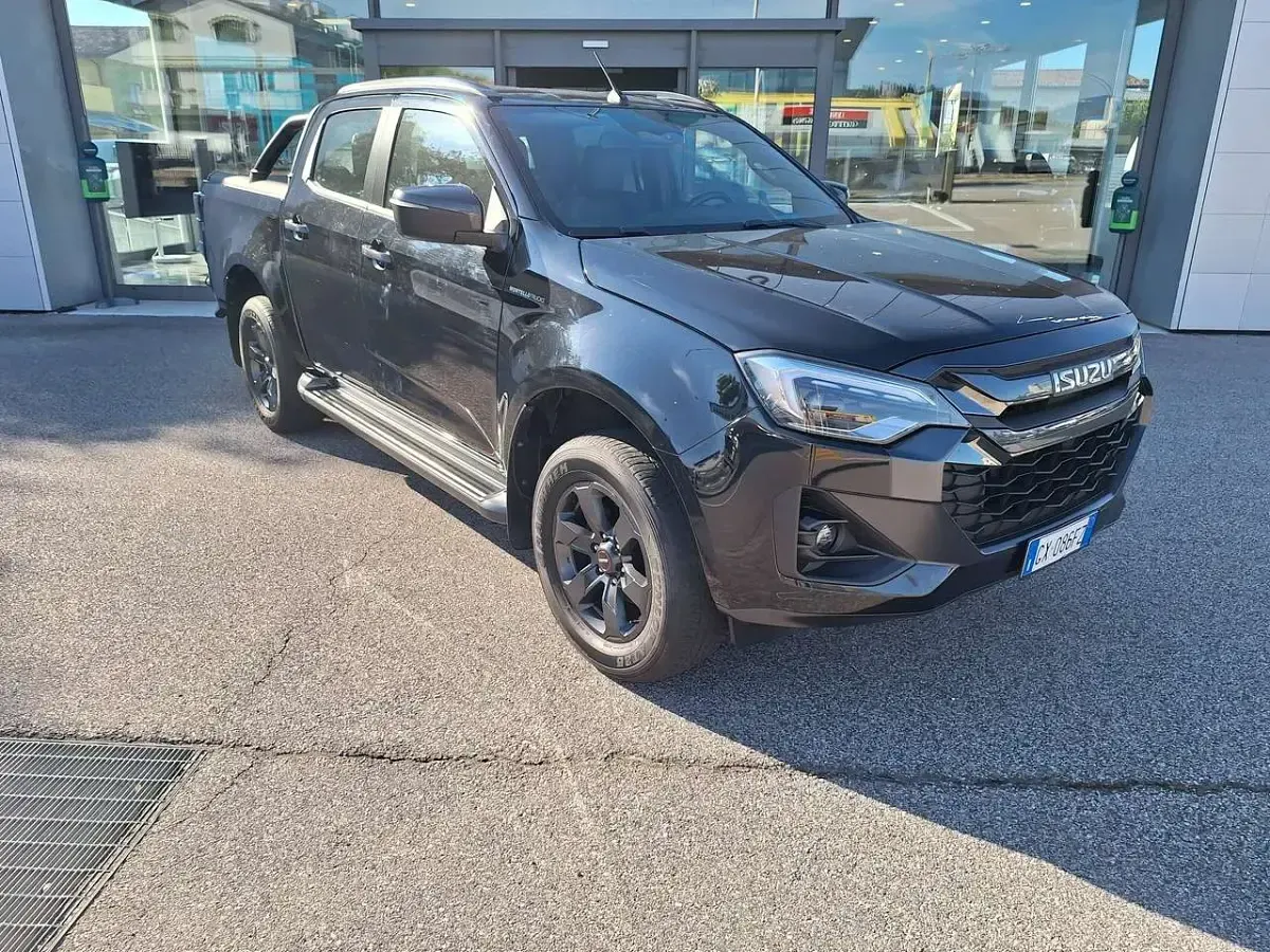 Usata Isuzu D-Max 163 CV (119 kW) 2025 Nero Pick-up