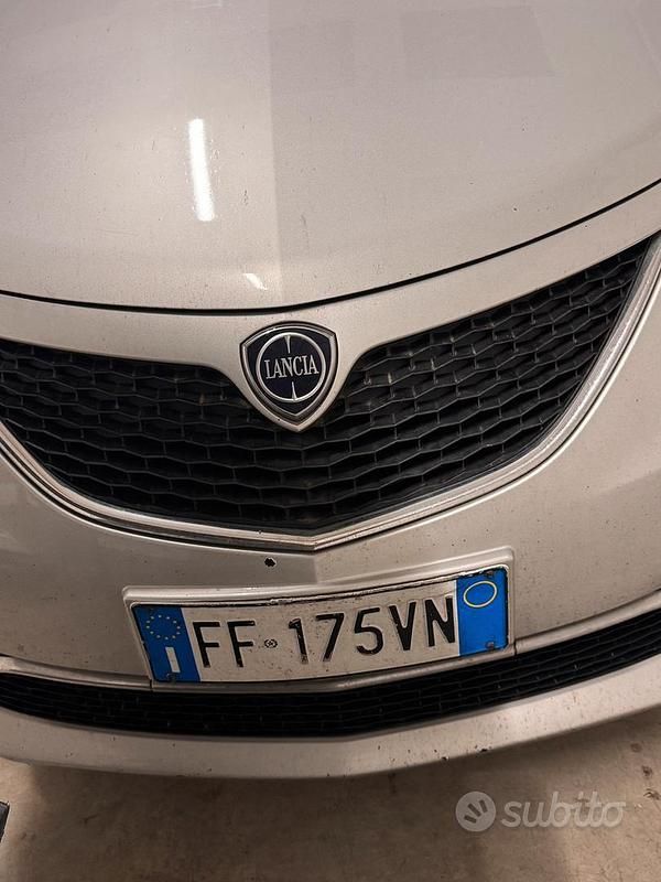 Usata Lancia Ypsilon 2016 Grigio Utilitaria