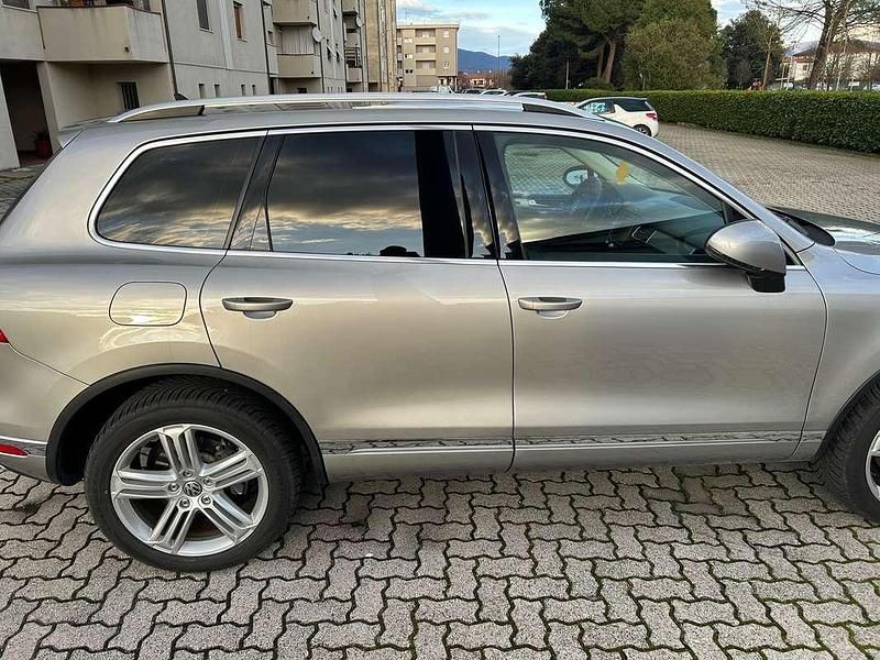 Usata VW Touareg 204 CV (150 kW) 2015 Grigio SUV