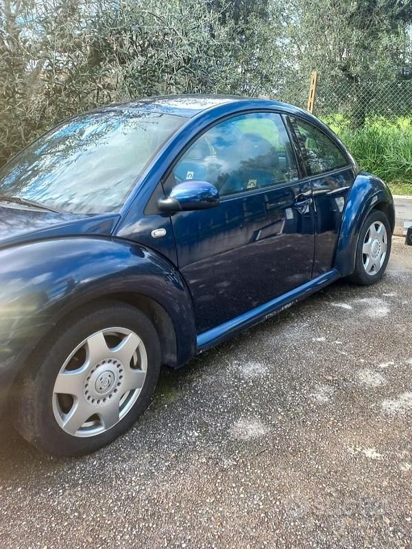 Usata VW New Beetle 2001 Blu Utilitaria