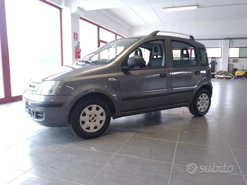 Usata Fiat Panda Dynamic 69 CV (50 kW) 2011 Grigio Utilitaria