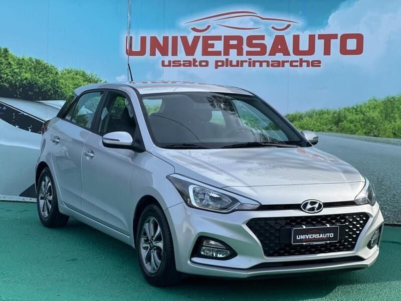 Usata Hyundai i20 75 CV (55 kW) 2019 Grigio Berlina