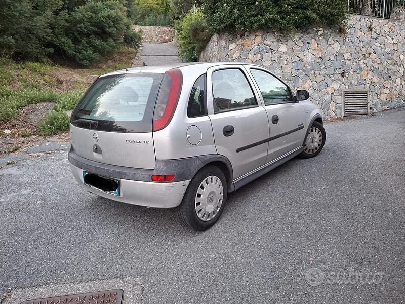 Usata Opel Corsa 75 CV (55 kW) 2002 Grigio Utilitaria