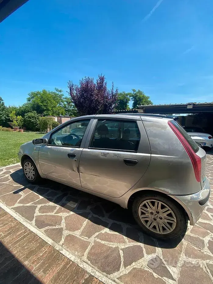 Usata Fiat Punto 60 CV (44 kW) 2001 Grigio Utilitaria