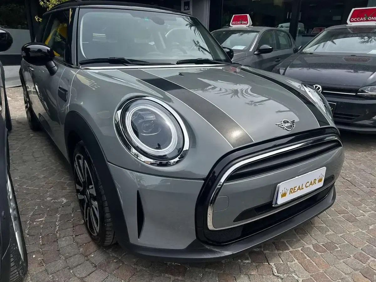 Usado Mini Cooper Essential 136 HP (100 kW) 2022 Cinzento Citadino