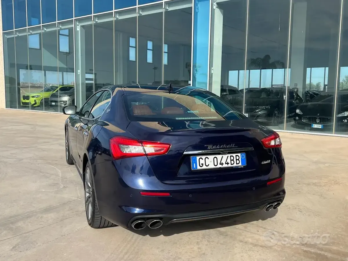 Usata Maserati Ghibli GranLusso 250 CV (183 kW) 2020 Blu Berlina
