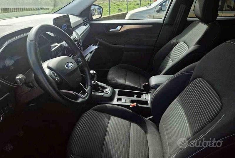 Usata Ford Kuga Business Edition 120 CV (88 kW) 2022 Grigio SUV