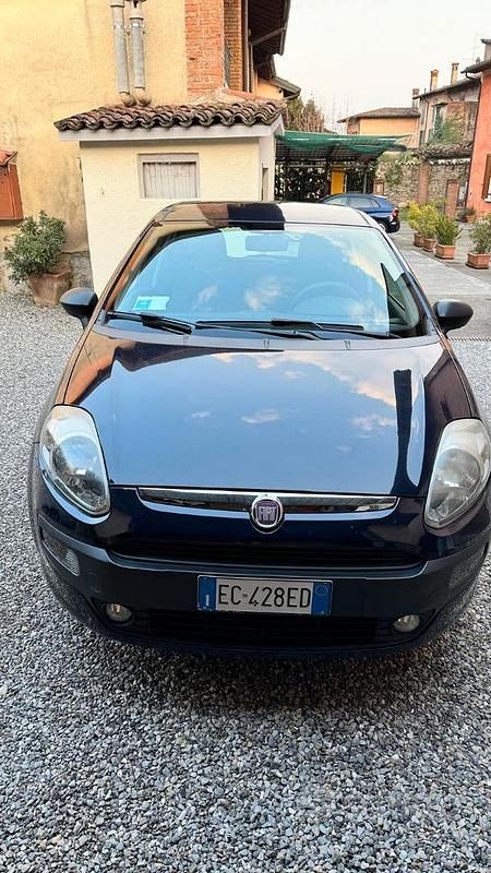 Usata Fiat Punto 2010 Blu Utilitaria