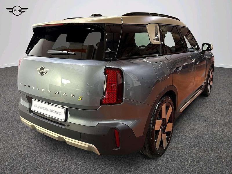 Nuova Mini Countryman Favoured 225 kW (306 CV) 2025 Verde SUV
