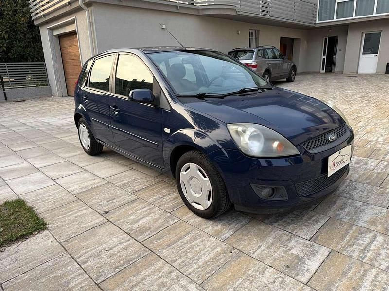 Usata Ford Fiesta 75 CV (55 kW) 2008 Blu/azzurro Utilitaria