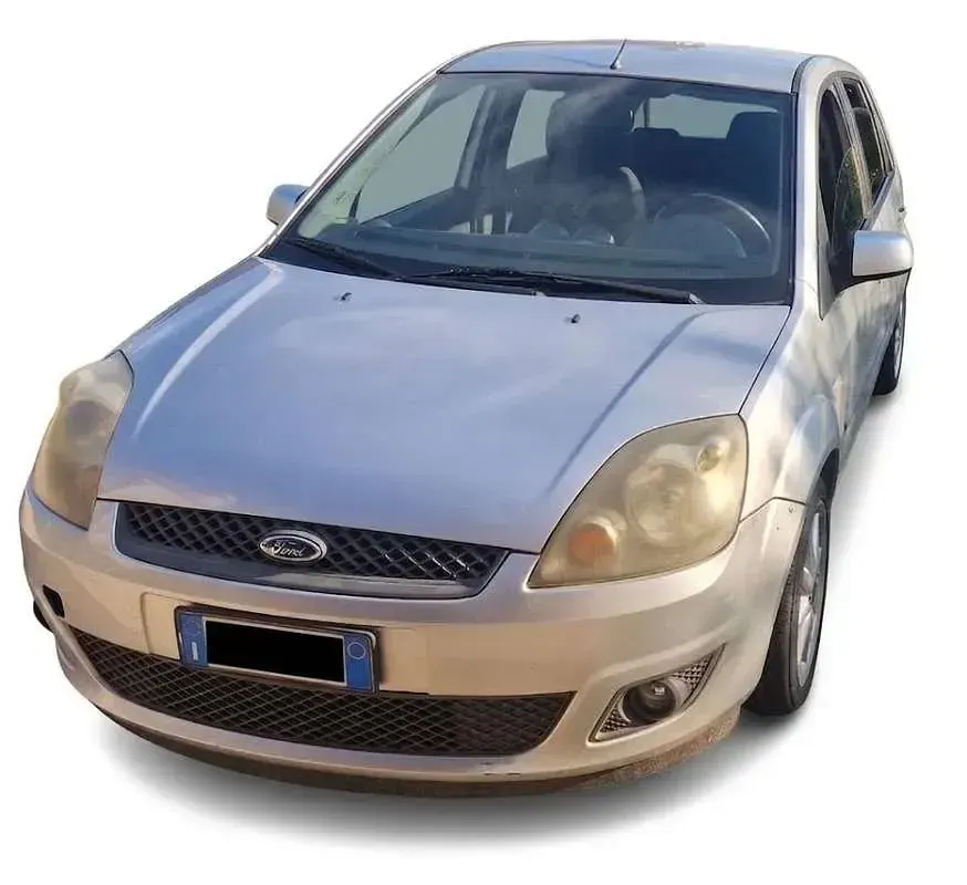 Usata Ford Fiesta Titanium 80 CV (58 kW) 2007 Argento Utilitaria