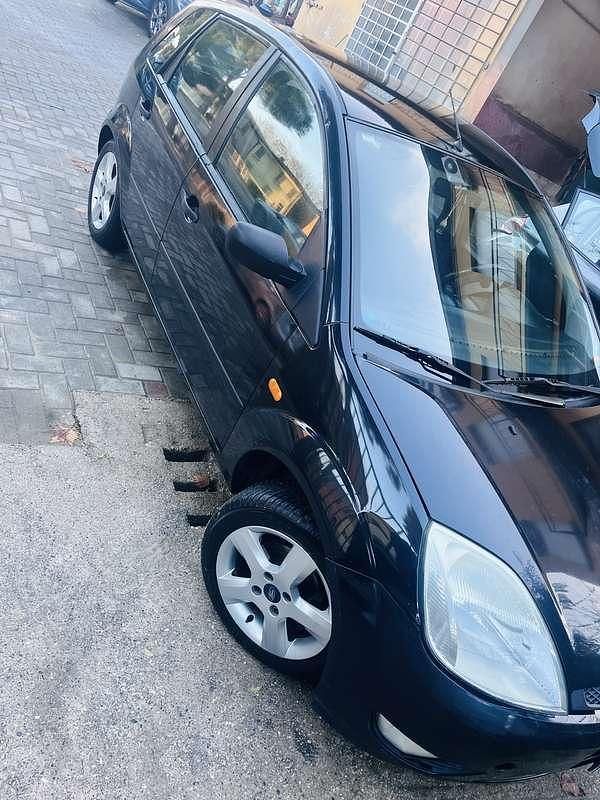 Usata Ford Fiesta 90 CV (66 kW) 2004 Utilitaria