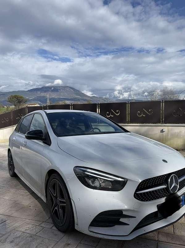 Usata Mercedes B180 Premium 116 CV (85 kW) 2022 Monovolume