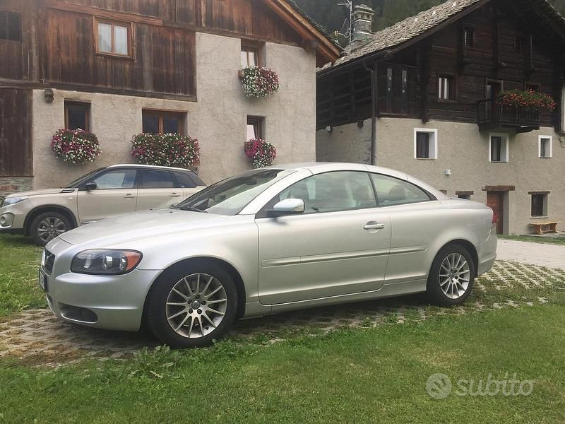 Usata Volvo C70 Momentum 2007 Grigio Cabrio