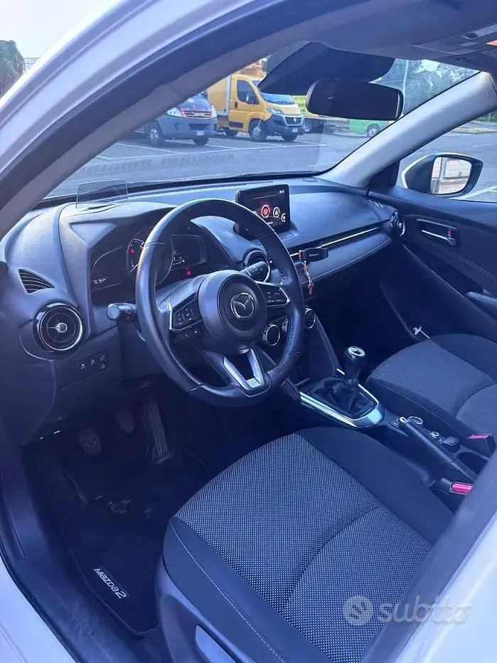 Usata Mazda 2 105 CV (77 kW) 2018 Bianco Berlina