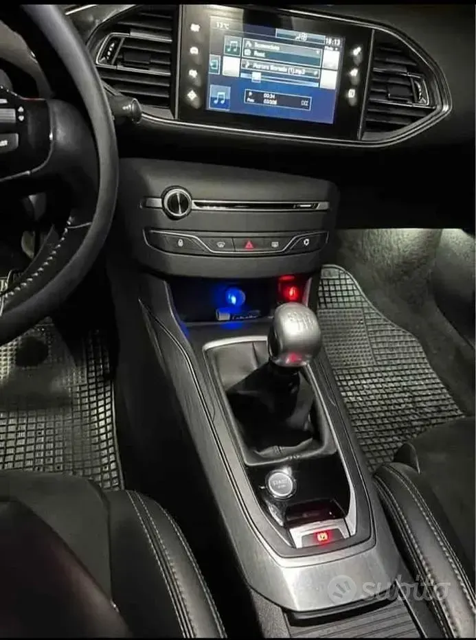 Usata Peugeot 308 120 CV (88 kW) 2016 Berlina
