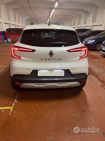 Occasion Renault Captur Evolution 101 ch (74 kW) 2024 Blanc SUV