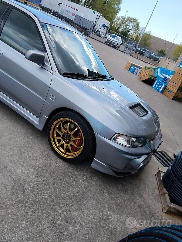 Usata Mitsubishi Lancer 1996 Grigio Berlina