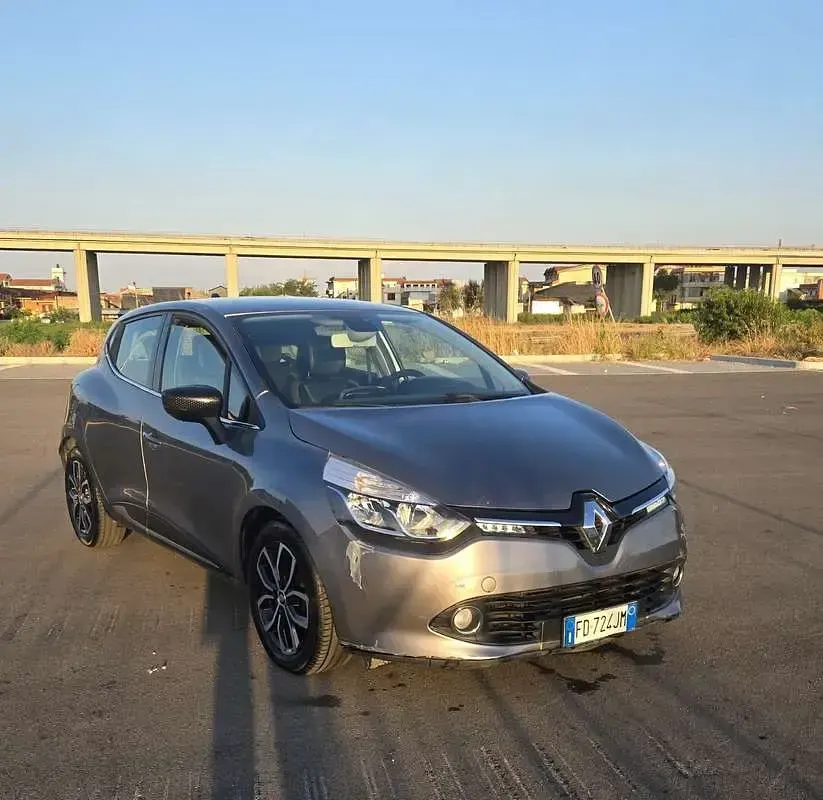 Usata Renault Clio IV Life 75 CV (55 kW) 2016 Berlina