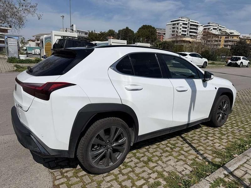 Usata Lexus UX 250h 145 CV (106 kW) 2023 SUV