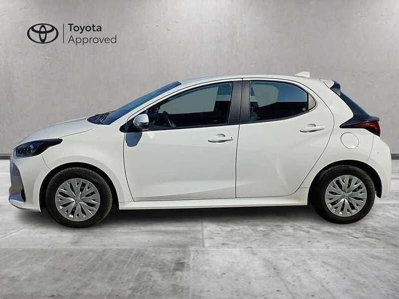 Usata Toyota Yaris Hybrid Active 92 CV (67 kW) 2023 Bianco Utilitaria