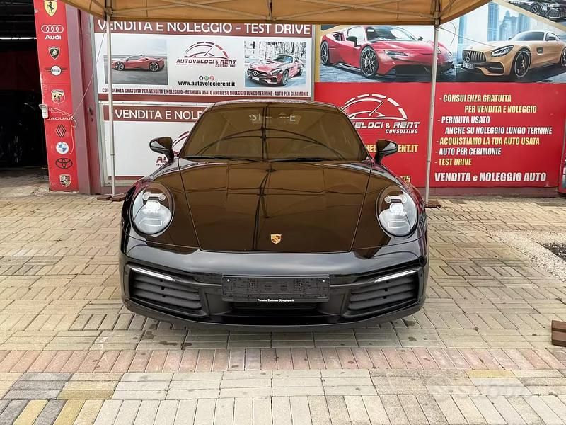 Begagnad Porsche 911 Carrera 385 HK (283 kW) 2024 Svart Sportkupé