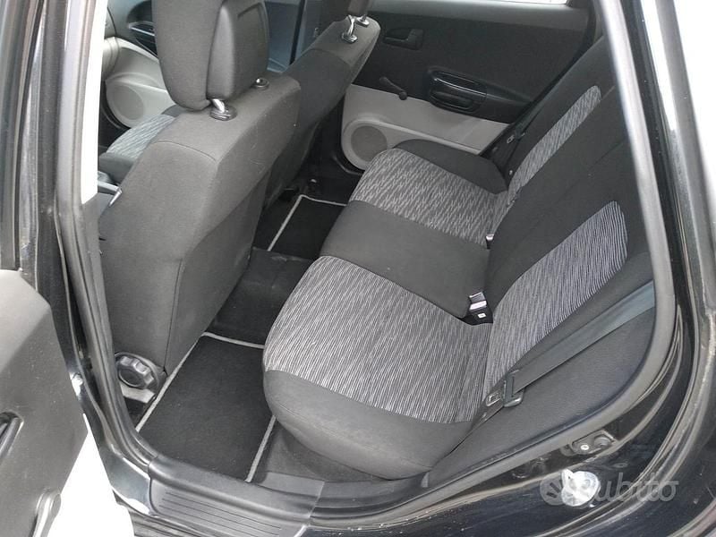 Usata Kia Ceed 90 CV (66 kW) 2009 Utilitaria