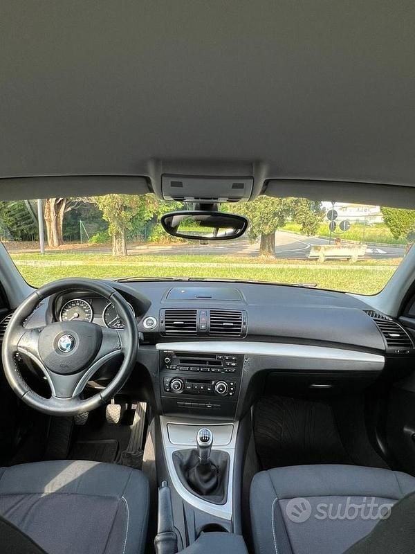 Usata BMW 116 116 CV (85 kW) 2010 Nero Utilitaria