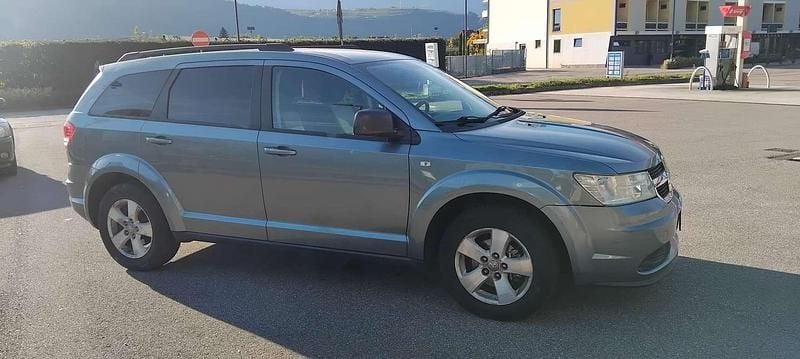 Usata Dodge Journey SE 140 CV (102 kW) 2009 Grigio SUV