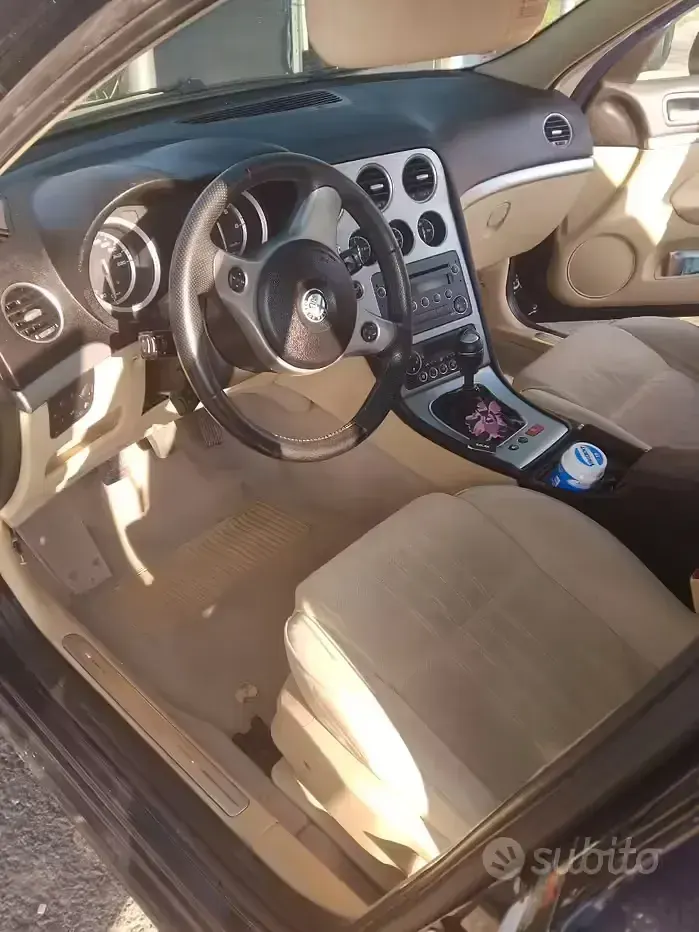 Second-hand Alfa Romeo 159 120 CP (88 kW) 2010 Albastru Break