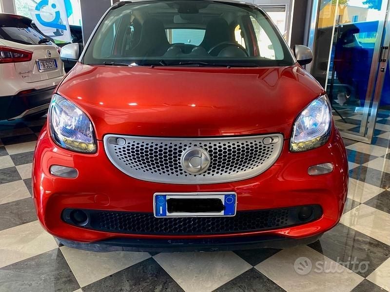 Usata Smart ForFour Passion 71 CV (52 kW) 2015 Rosso Utilitaria