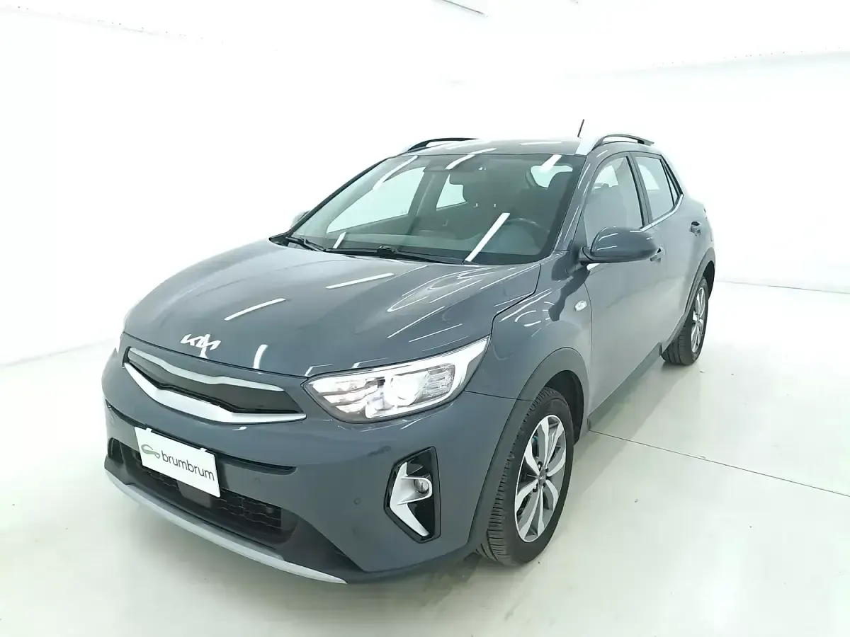 Usata Kia Stonic Style 100 CV (73 kW) 2022 Grigiogrigio SUV