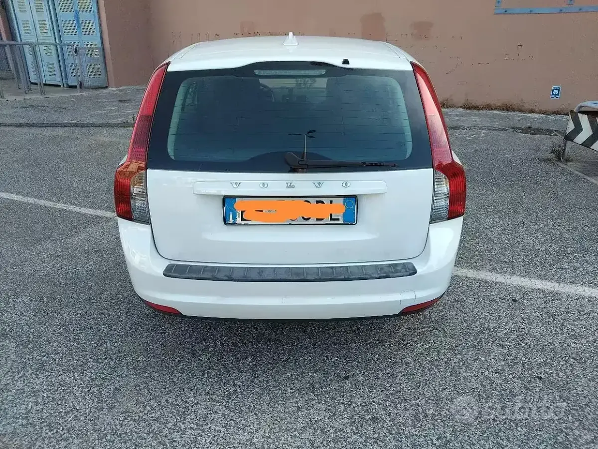 Usata Volvo V50 109 CV (80 kW) 2010 Bianco Station wagon