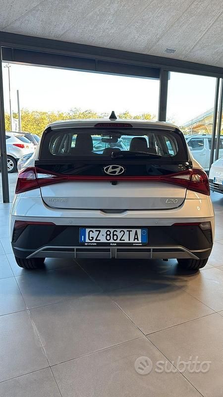 Nuova Hyundai i20 78 CV (57 kW) 2025 Grigio Berlina