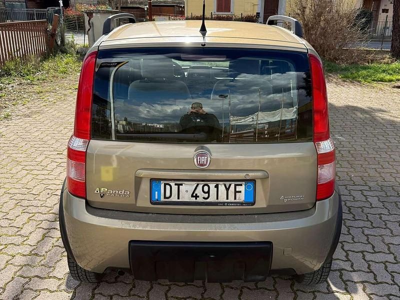 Usata Fiat Panda Climbing 60 CV (44 kW) 2009 Bronzo Utilitaria