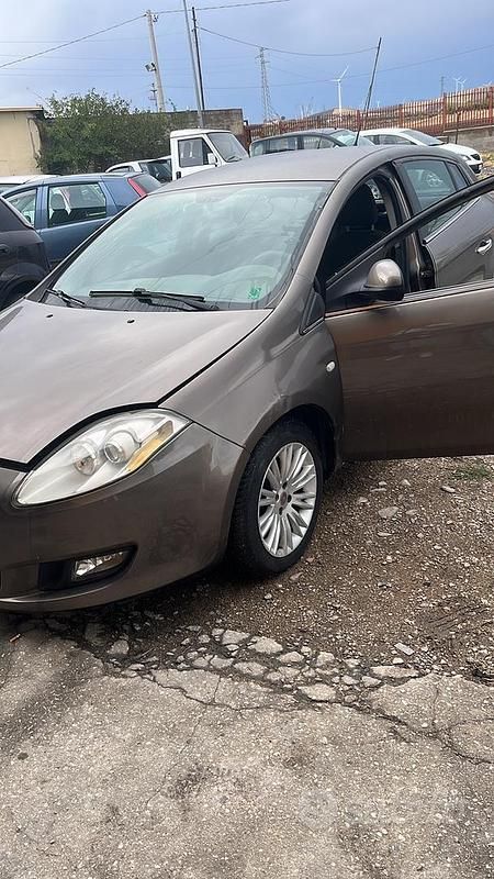 Usata Fiat Bravo 120 CV (88 kW) 2009 Marrone Utilitaria